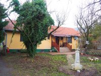 Eladó nyaraló, Pomázon 135 M Ft, 6 szobás / költözzbe.hu
