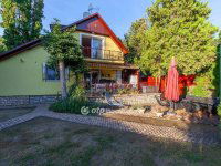 Eladó családi ház, Balatonakarattyán 195 M Ft, 4+1 szobás