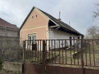 Eladó családi ház, Sárosdon 7.5 M Ft, 1 szobás