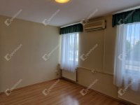 Eladó téglalakás, Győrött 69.5 M Ft, 4 szobás