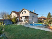 Eladó sorház, Nagytarcsán 126 M Ft, 4 szobás