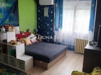 Eladó panellakás, Pécsett 47.5 M Ft, 3 szobás