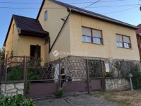 Eladó családi ház, Lábatlanon 59.99 M Ft, 3 szobás