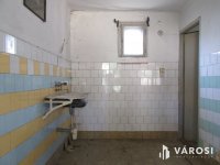 Eladó családi ház, Érsekvadkerten 21 M Ft, 4 szobás