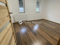 Eladó téglalakás, IV. kerületben 220 M Ft, 5 szobás