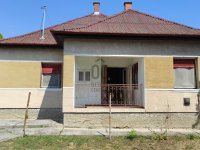 Eladó családi ház, Poroszlón 42 M Ft, 4 szobás