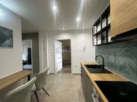 Eladó panellakás, Pécsett 67.9 M Ft, 3 szobás