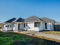 Eladó családi ház, Debrecenben 198.9 M Ft, 5 szobás