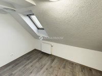 Eladó téglalakás, Kecskeméten 68.5 M Ft, 6 szobás