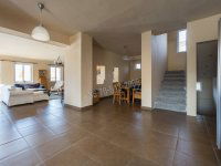 Eladó családi ház, Szandán 66.9 M Ft, 7 szobás