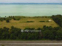 Eladó téglalakás, Balatonföldváron 140.9 M Ft, 3 szobás