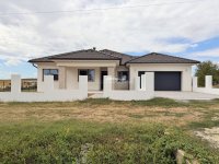 Eladó családi ház, Nardán 250 M Ft, 6 szobás
