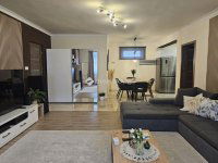 Eladó családi ház, Siklóson 99.9 M Ft, 4 szobás