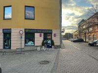 Eladó üzlethelyiség