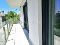 Eladó téglalakás, Pécsett 190 M Ft, 4 szobás