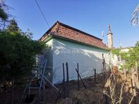 Eladó családi ház, Dunaalmáson 36 M Ft, 3 szobás