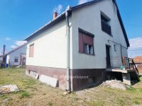 Eladó családi ház, Tasson 34.9 M Ft, 3 szobás