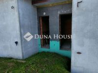 Eladó ikerház, Nagytarcsán 119.9 M Ft, 5 szobás