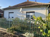 Eladó családi ház, Gyóróban 33.9 M Ft, 2 szobás