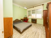 Eladó téglalakás, Pécsett, Rákóczi úton 69.99 M Ft, 4 szobás