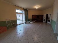 Eladó családi ház, XVII. kerületben 250 M Ft, 7 szobás