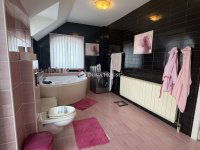 Eladó családi ház, III. kerületben 375 M Ft, 5 szobás