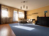 Eladó panellakás, III. kerületben 100 M Ft, 2+1 szobás