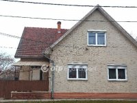 Eladó családi ház, Kunszentmártonban 41.5 M Ft, 5 szobás