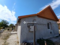 Eladó családi ház, Újszászon 13.5 M Ft, 2 szobás