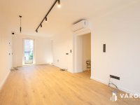 Eladó téglalakás