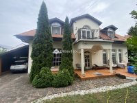 Eladó családi ház, Solymáron 251.9 M Ft, 5 szobás