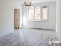 Eladó panellakás, Szegeden 47 M Ft, 3 szobás