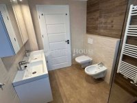 Eladó családi ház, Vecsésen 229.9 M Ft, 5 szobás