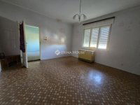 Eladó családi ház, Pécsett 26.9 M Ft, 3 szobás