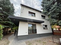 Eladó családi ház, Komáromban 169 M Ft, 7 szobás