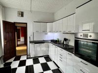 Eladó családi ház, Székesfehérvárott 77.5 M Ft, 5 szobás