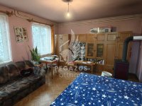 Eladó családi ház, Arlón 18 M Ft, 4+1 szobás