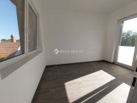 Eladó családi ház, Szegeden 180 M Ft, 1+5 szobás