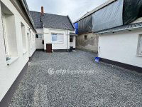 Eladó téglalakás, Pápán 51.9 M Ft, 1+1 szobás