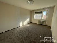 Kiadó panellakás, albérlet, Dunaújvárosban 100 E Ft / hó