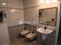 Eladó családi ház, Esztergomban 217.385 M Ft, 8 szobás