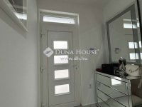 Eladó családi ház, Vecsésen 150 M Ft, 4 szobás