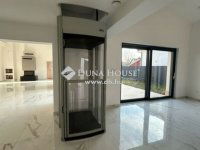 Eladó családi ház, Vecsésen 225 M Ft, 5 szobás