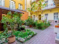 Eladó téglalakás, Budapesten, VII. kerületben, Izabella utcában