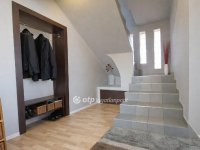 Eladó családi ház, Cegléden 118 M Ft, 5+2 szobás