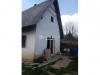 Eladó családi ház, Pécsett 16 M Ft, 1 szobás
