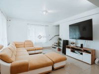 Eladó családi ház, Gödöllőn 205 M Ft, 16 szobás