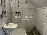 Eladó üzlethelyiség, Szentlászlón 75 M Ft