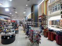 Eladó üzlethelyiség, V. kerületben 952.5 M Ft