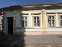 Kiadó családi ház, albérlet, Tatán 170 E Ft / hó, 1 szobás